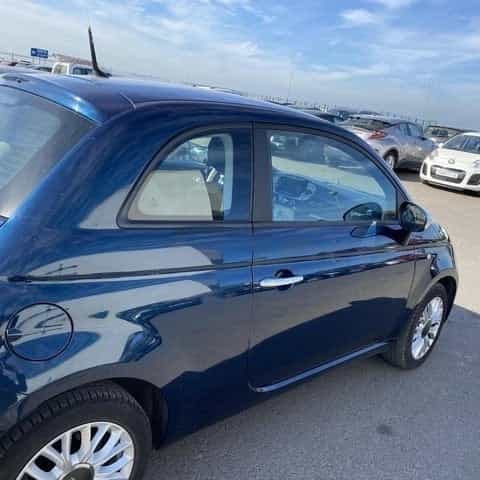 Car image 3