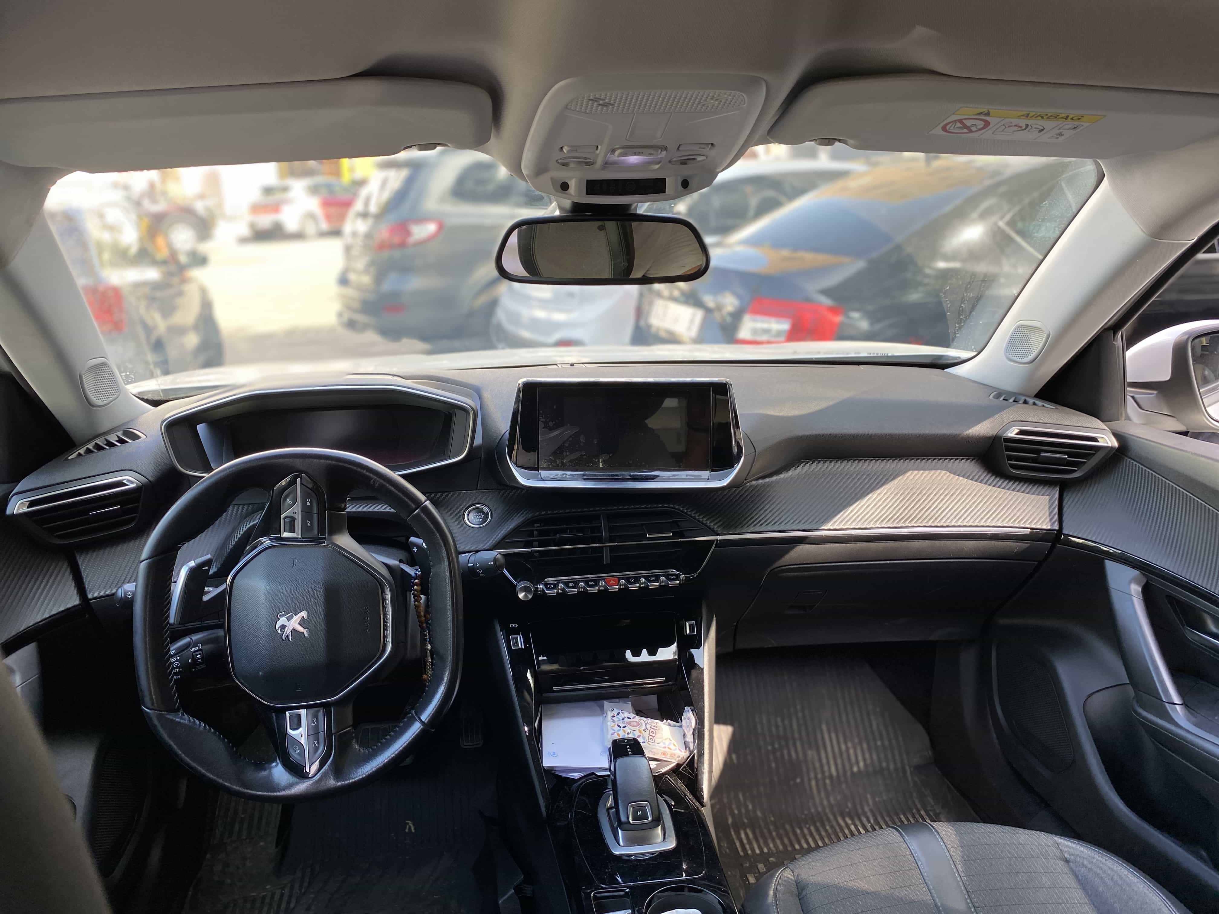 Car image 4