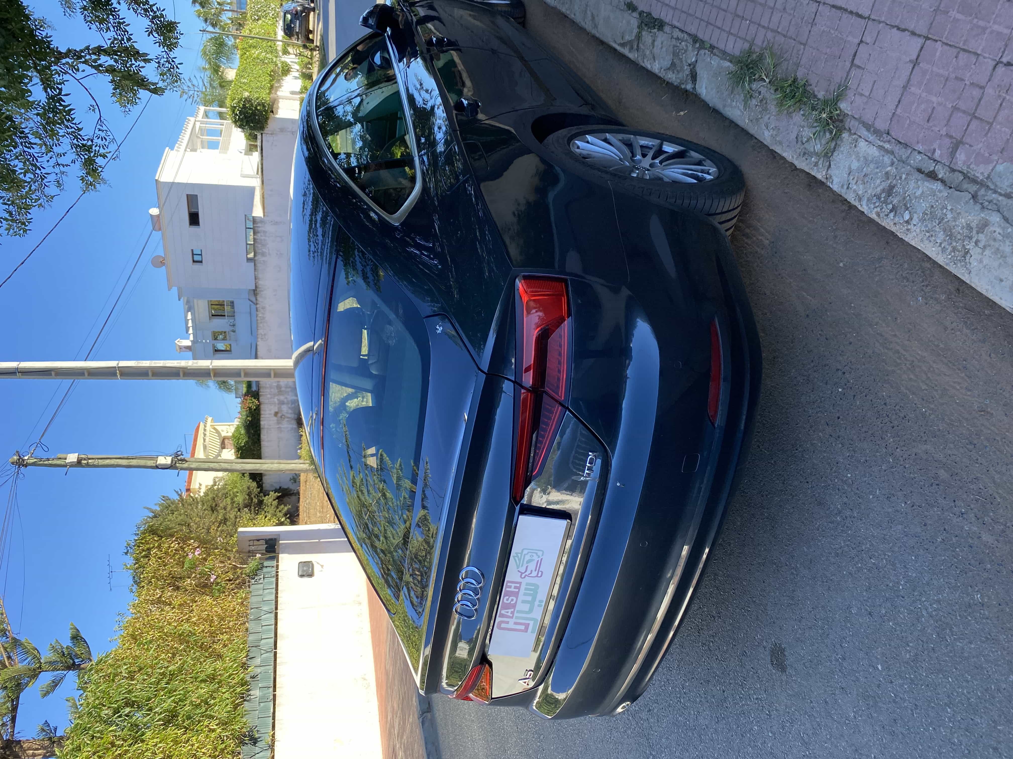 Main car image