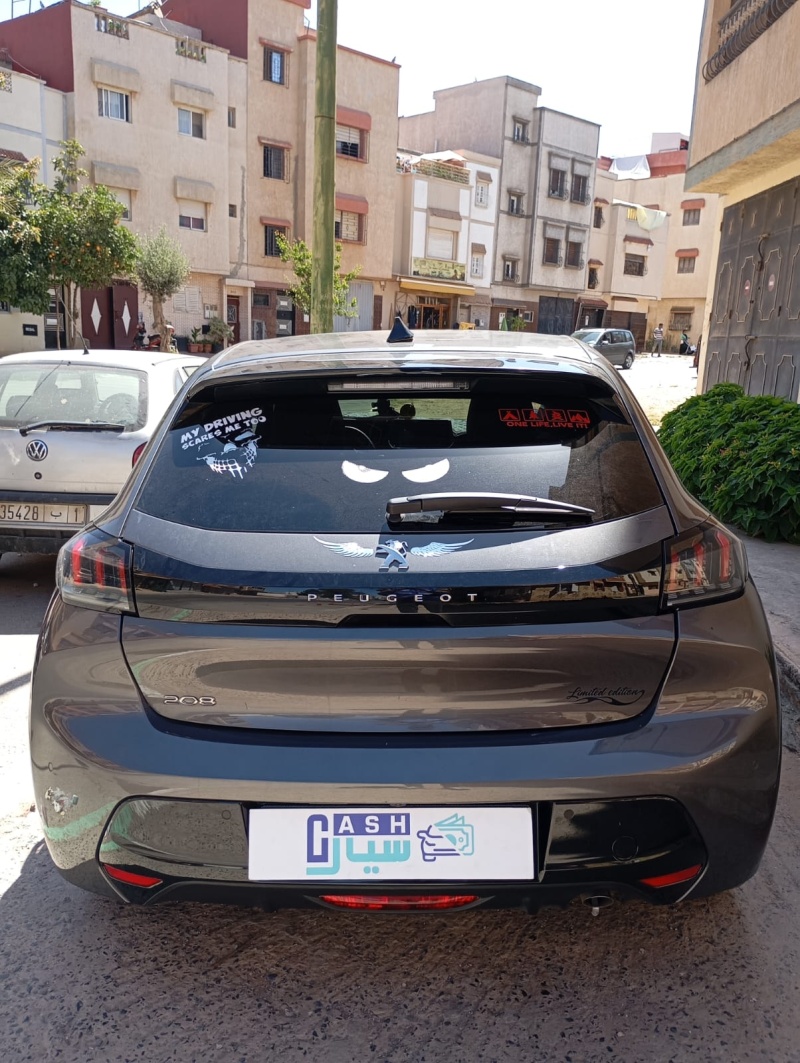 Car image 4
