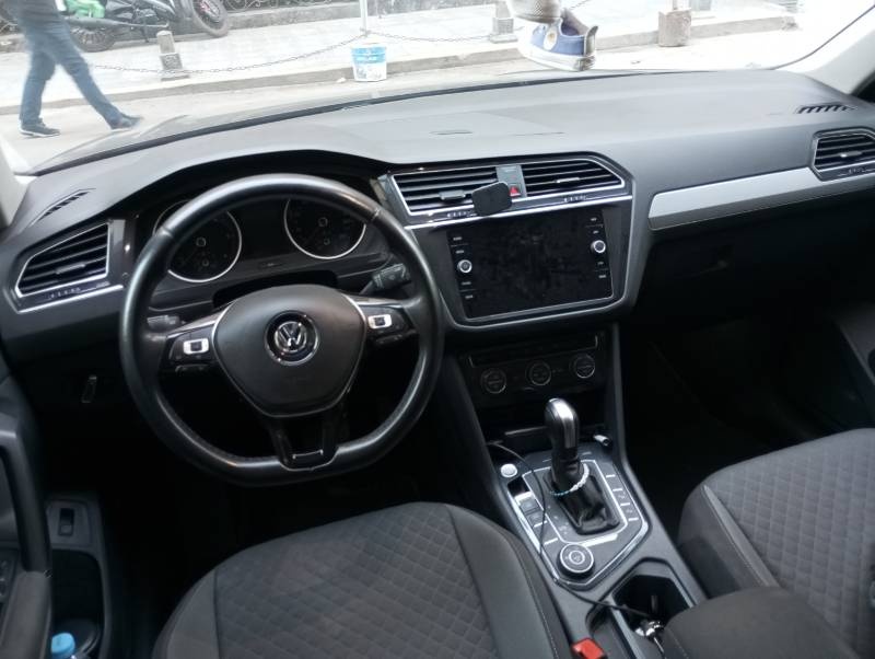 VOLKSWAGEN