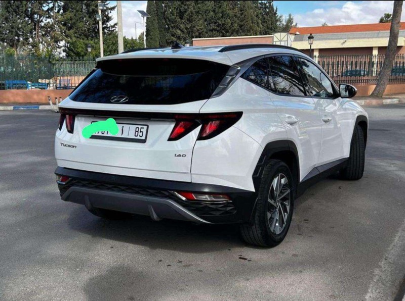 Main car image