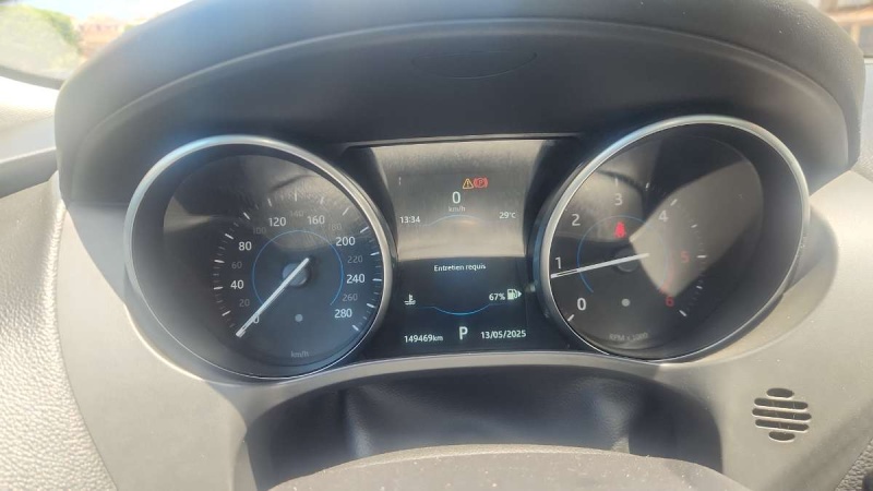 Car image 24