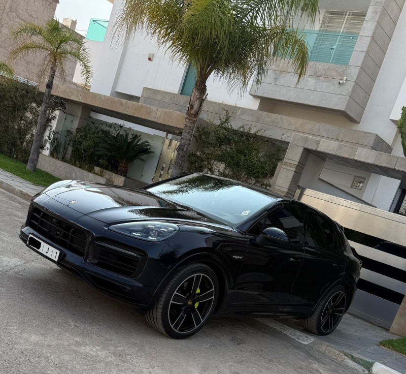 PORSCHE