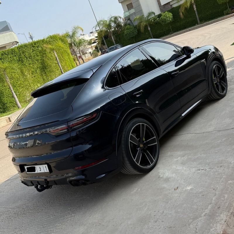 PORSCHE