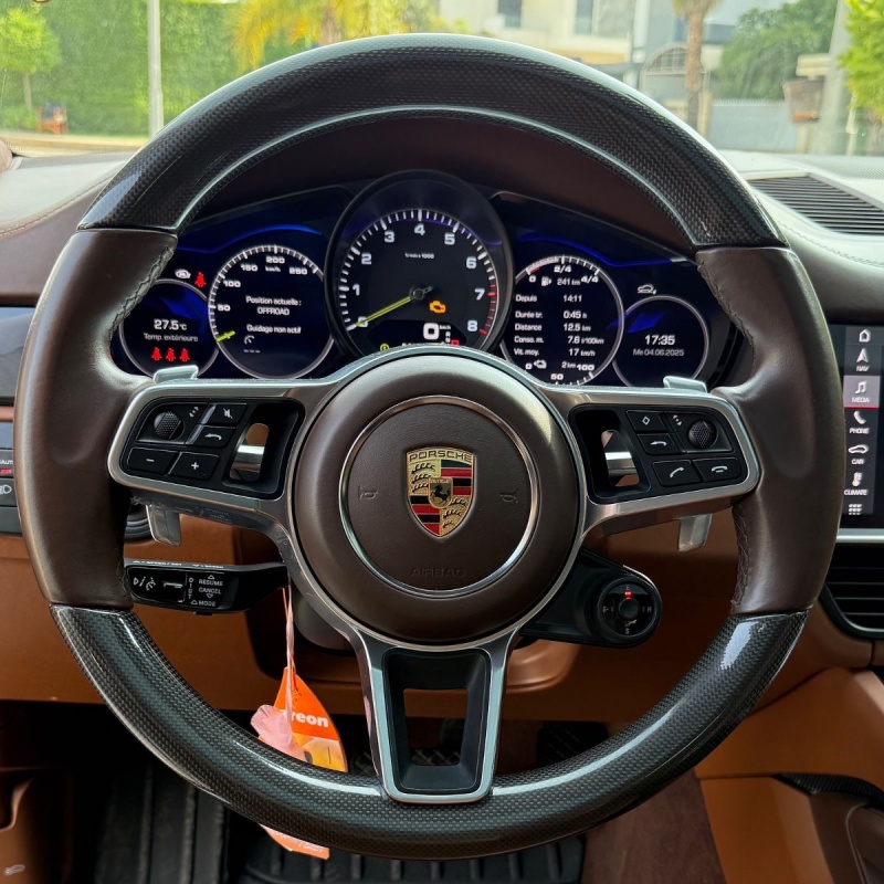PORSCHE