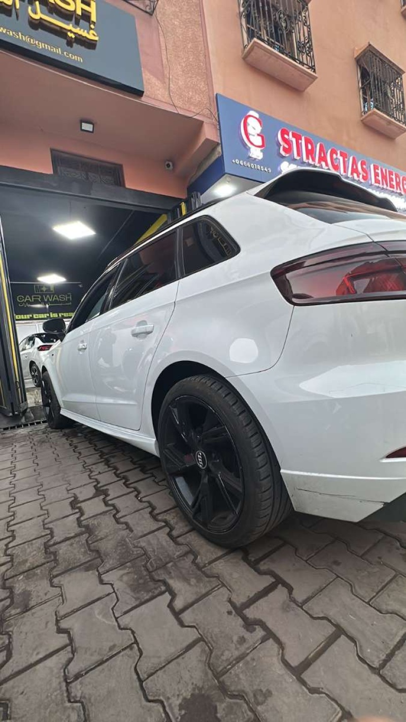 AUDI