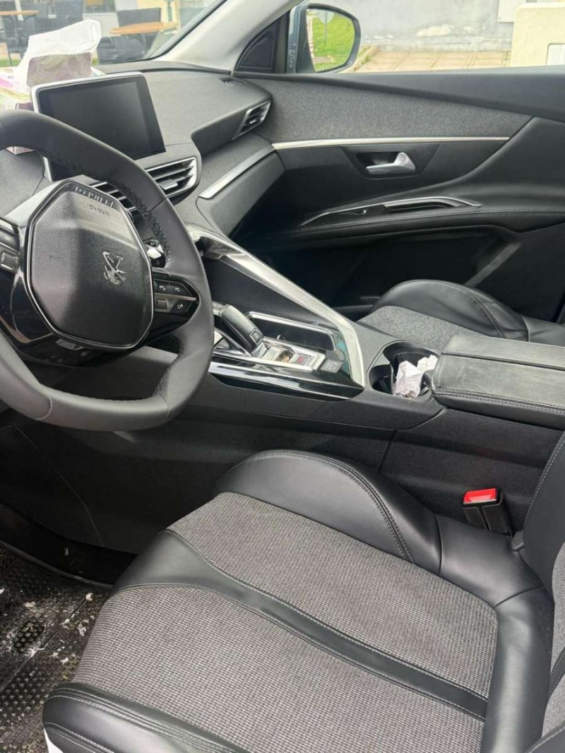 PEUGEOT