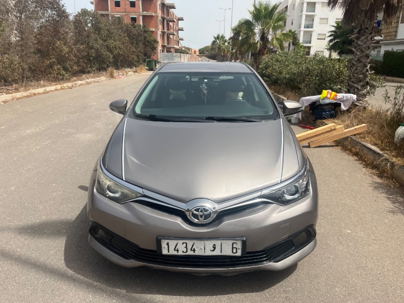 TOYOTA AURIS