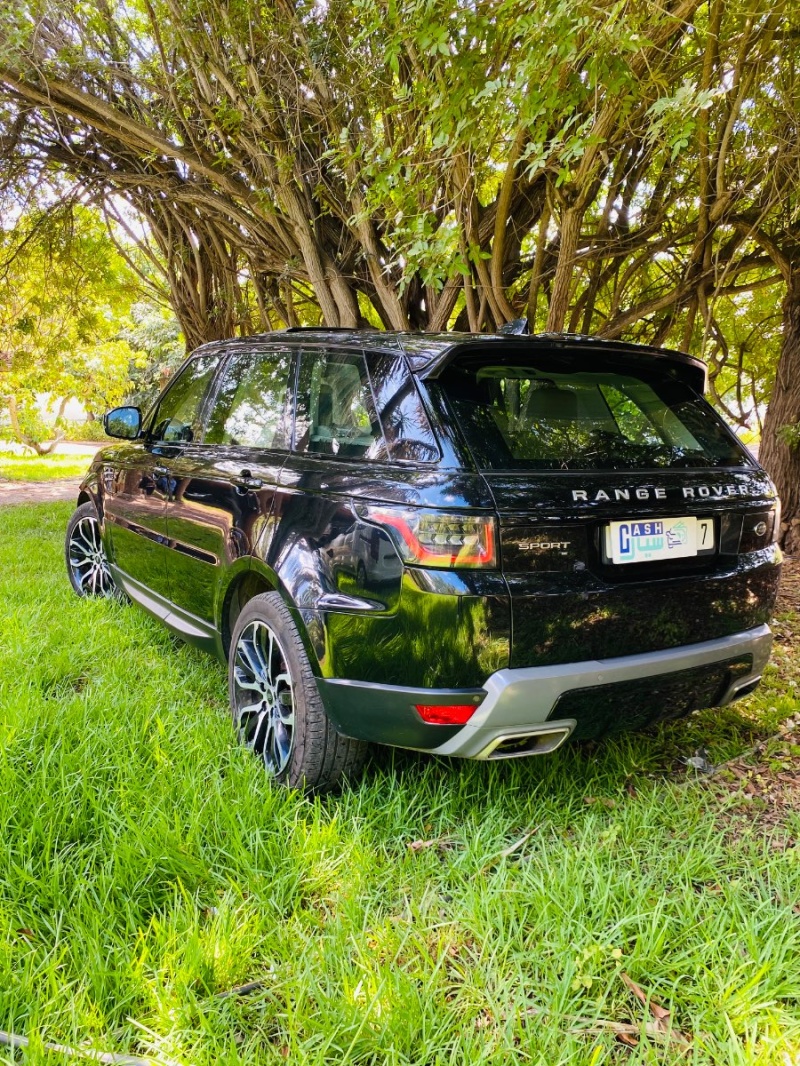 LAND-ROVER