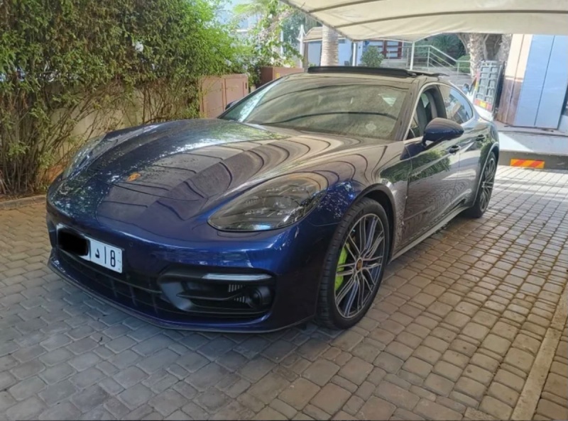 PORSCHE PANAMERA
