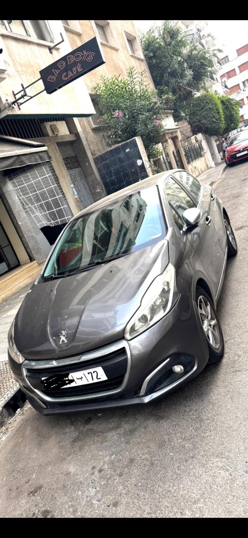 PEUGEOT 208