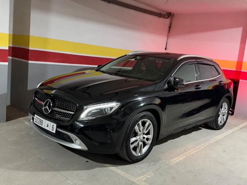 MERCEDES GLA