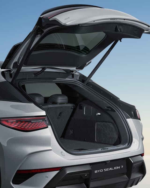 BYD SEALION 7