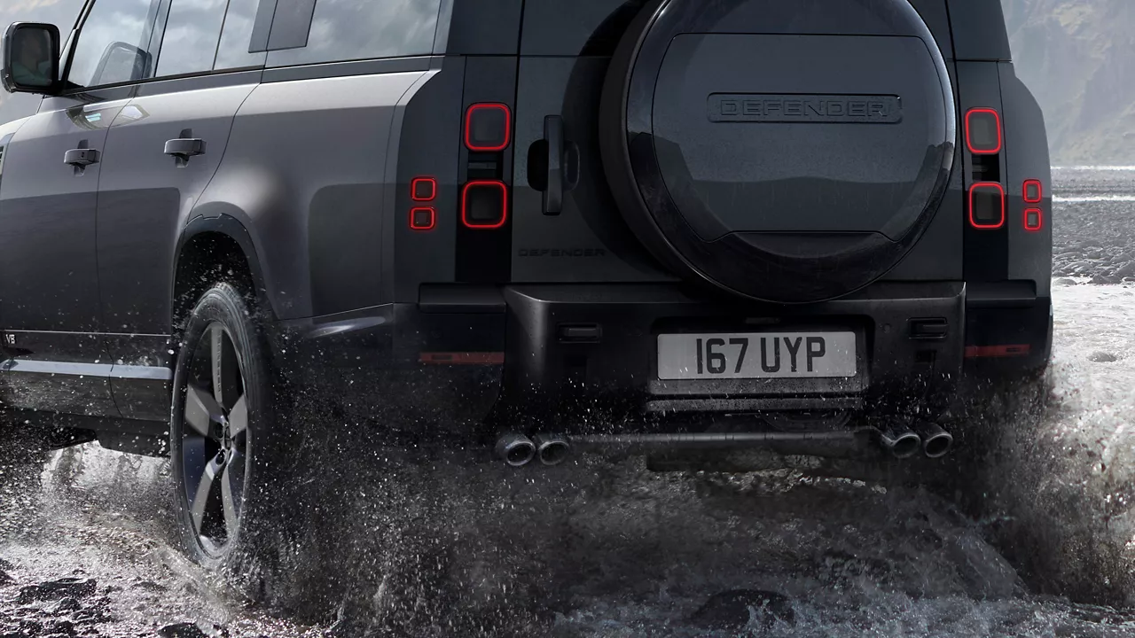 LAND ROVER Defender 130