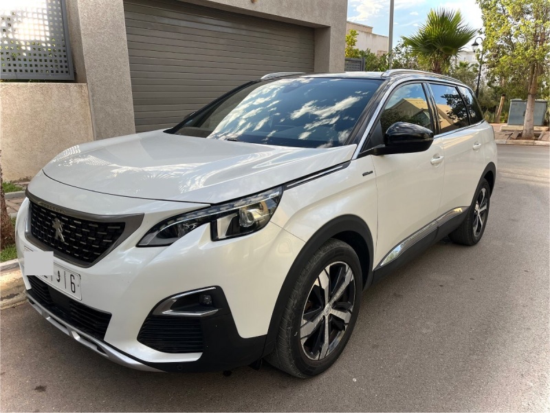 PEUGEOT 5008