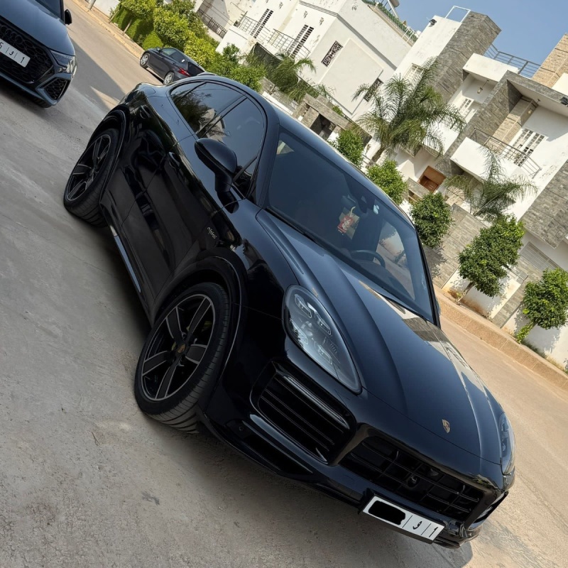 PORSCHE CAYENNE COUPE