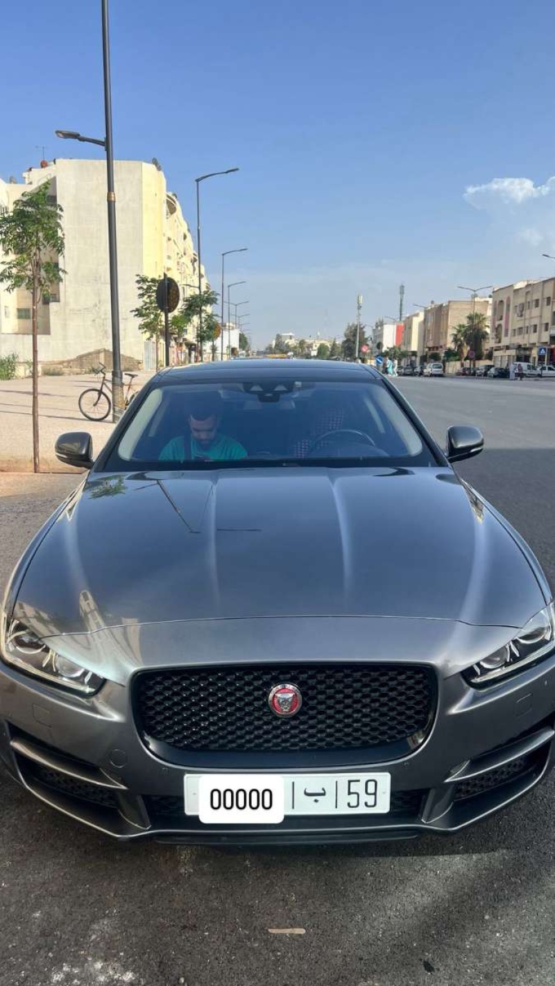 JAGUAR XE