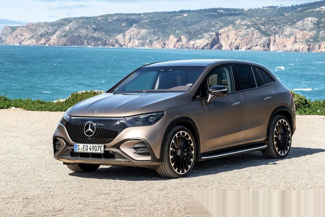 MERCEDES EQE SUV