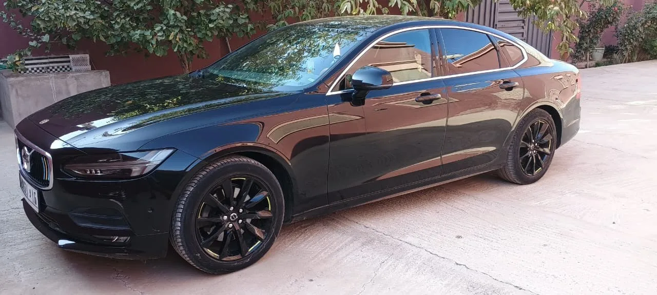 Volvo S90 2020 — Vehicle photo