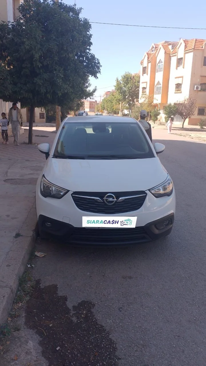 Opel Crossland 2020 — Vehicle photo