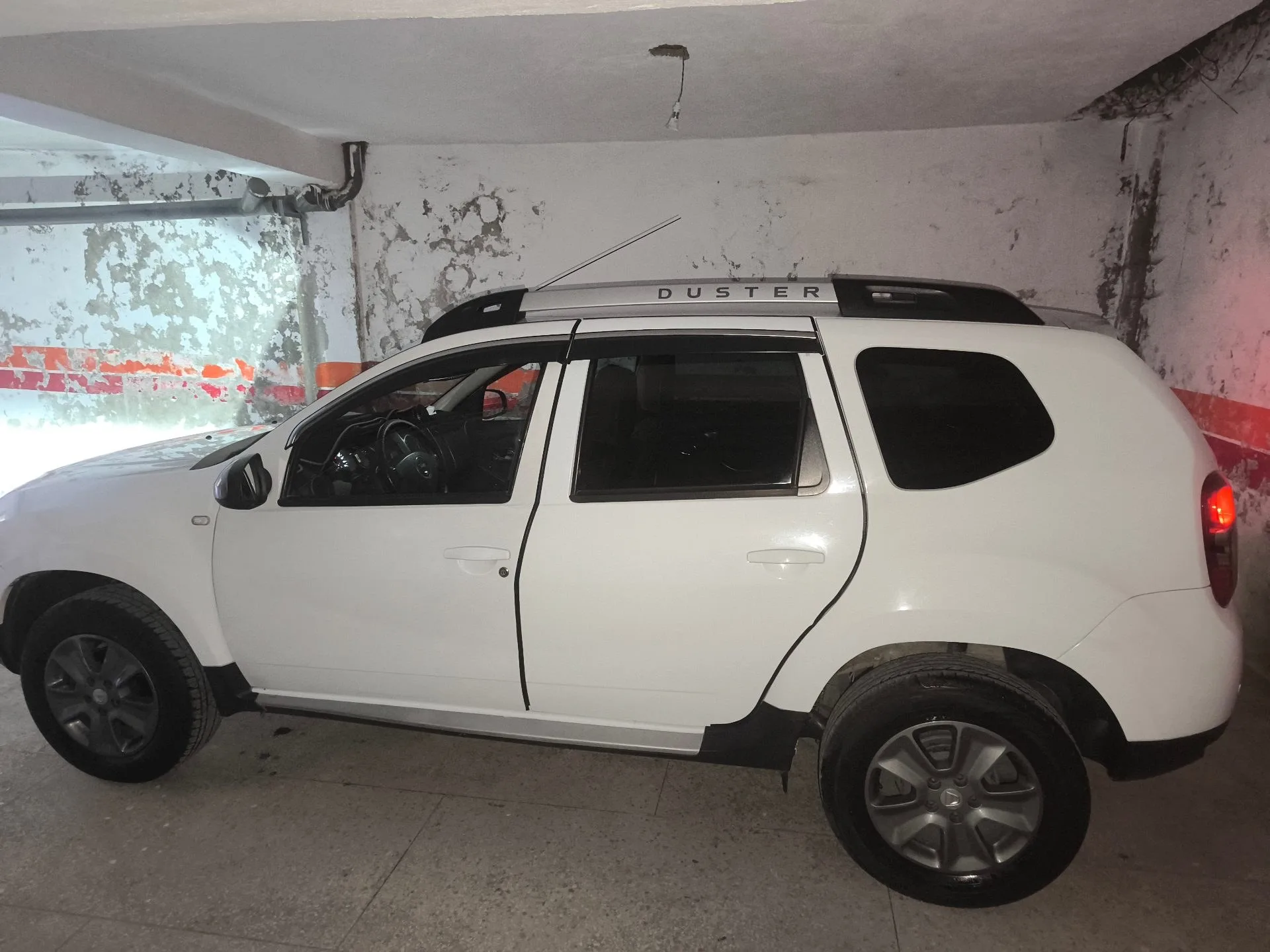 Dacia Duster 2015 — صورة السيارة