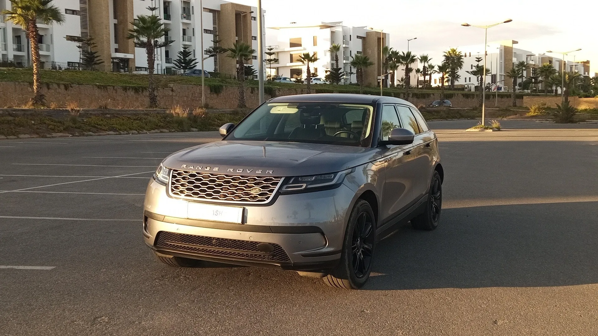 Land Rover LAND ROVER Range Rover Velar 2022 — صورة السيارة